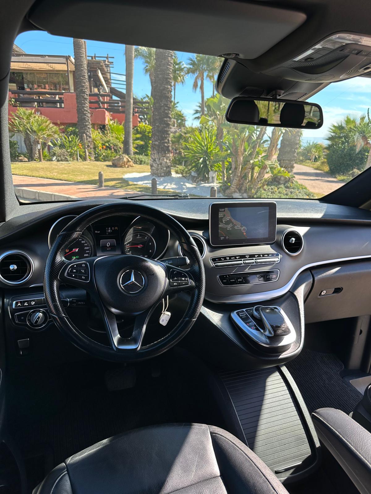 viprentmercbusXZfvdHiunhxuNnUPUQ